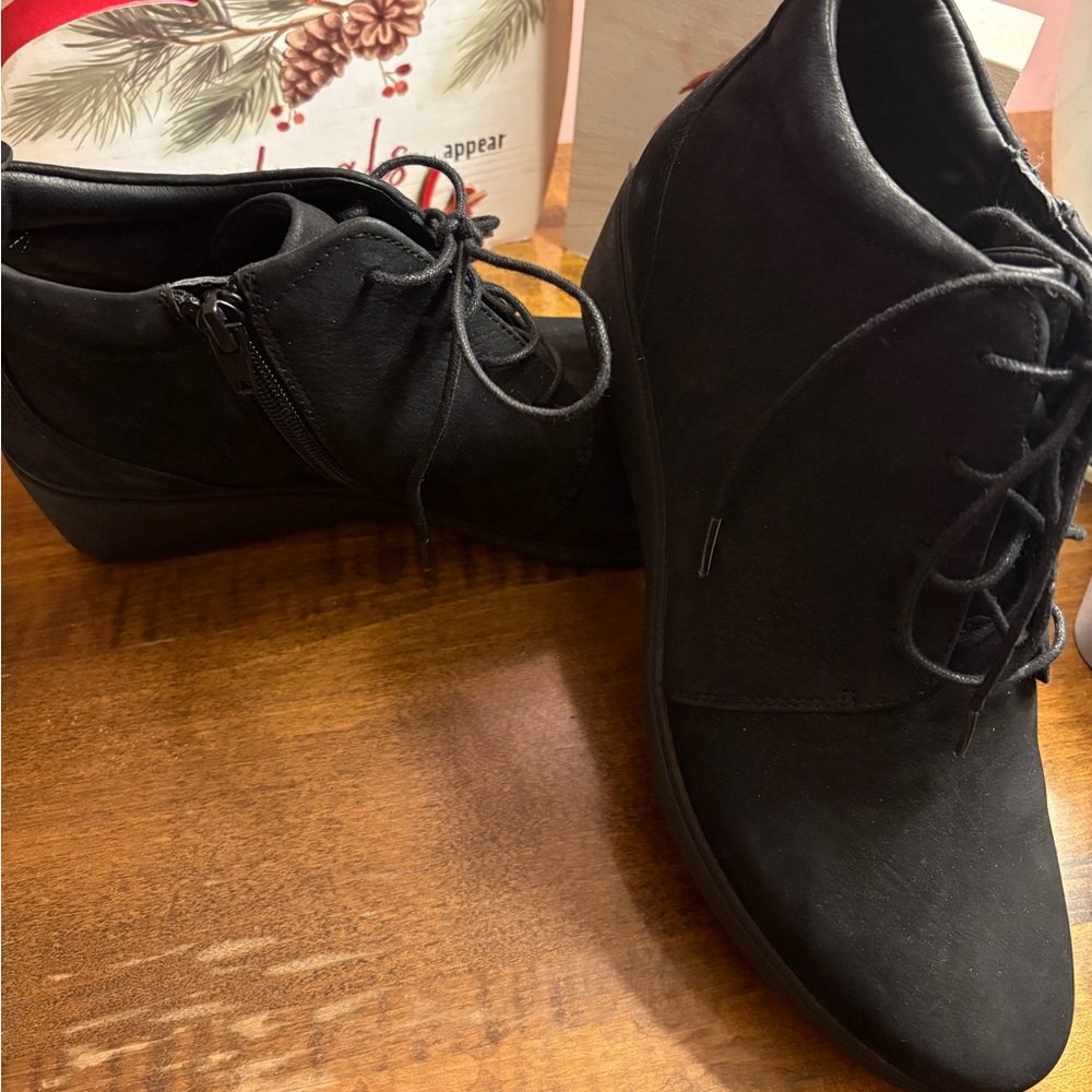 Women's Black Wedge Ankle Boots Clarks Unstructured Size 8.5